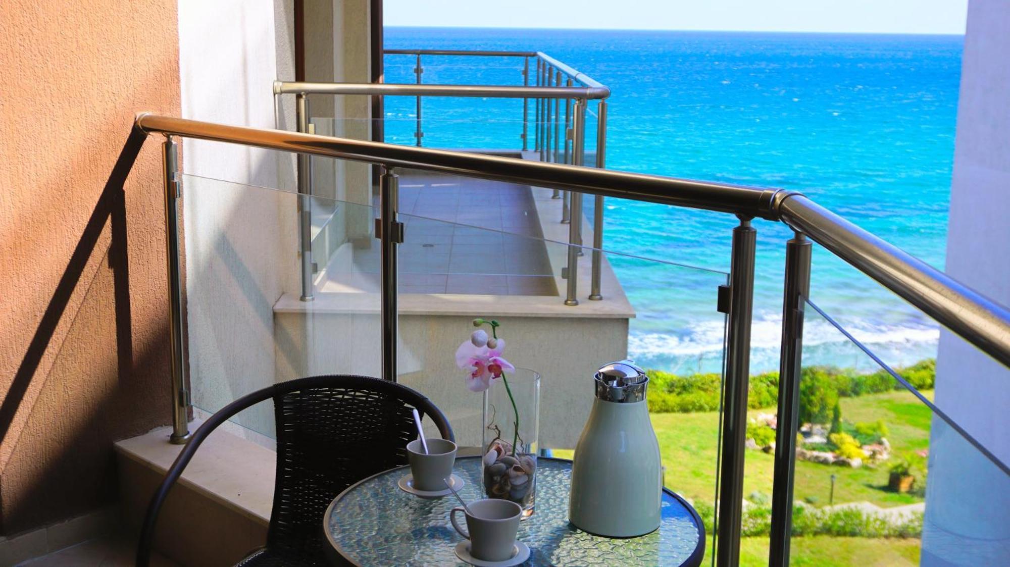 Апартаменти Бяла Клиф На Плажа - Apartments Byala Cliff First Line Exterior foto